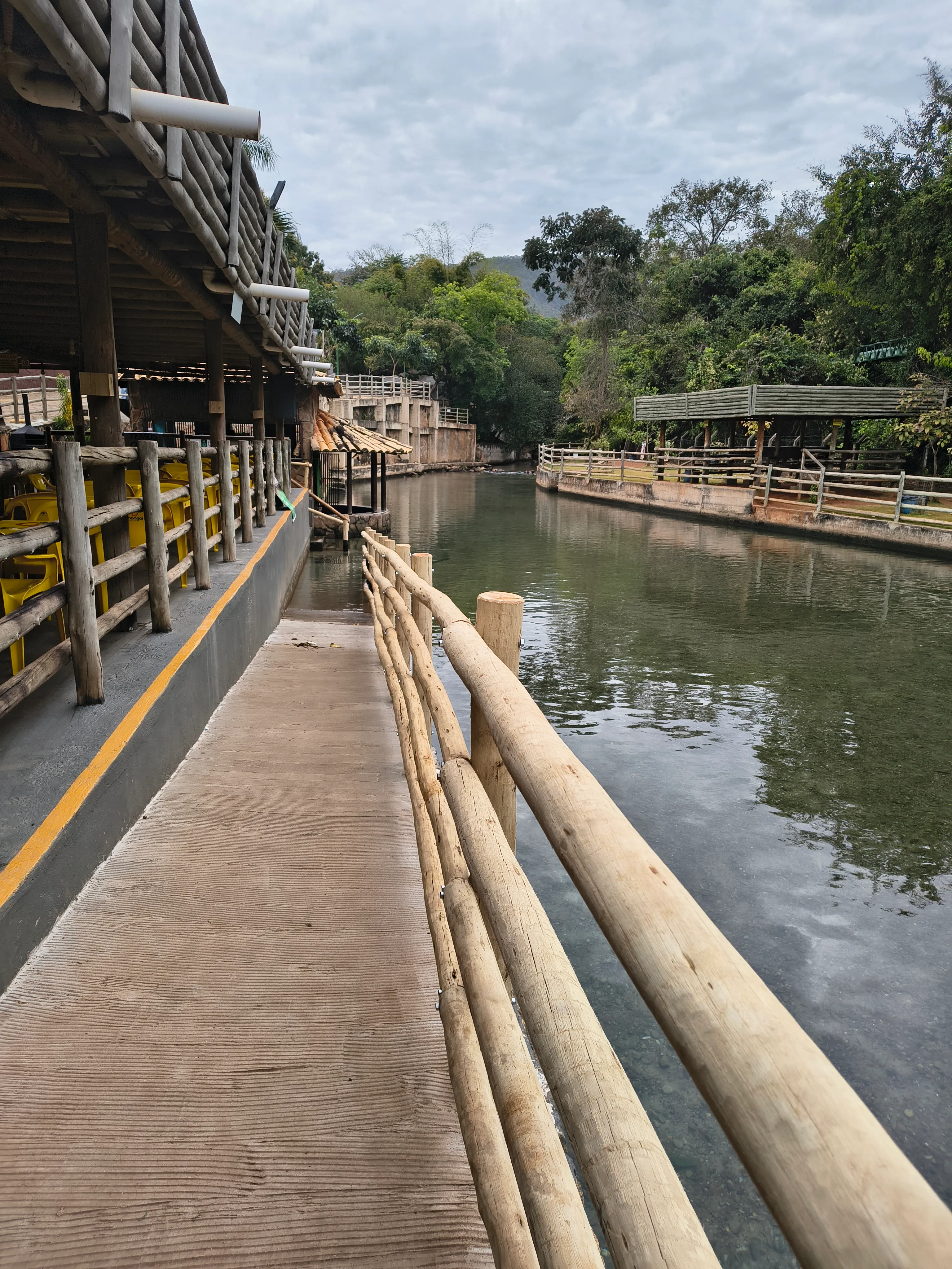 Esplanada Thermas Park: piscina natural de águas termais — foto 1