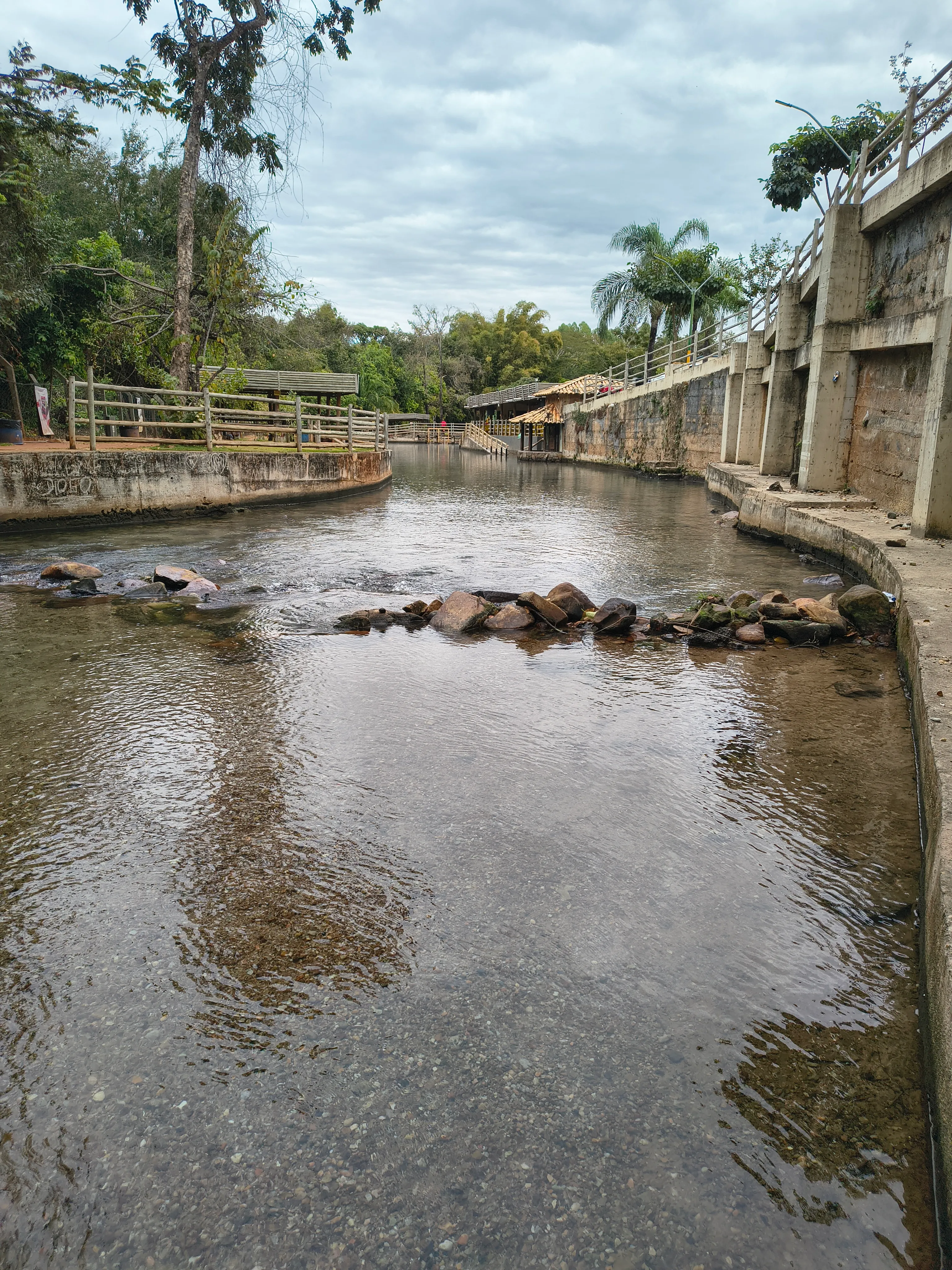 Esplanada Thermas Park: piscina natural de águas termais — foto 10